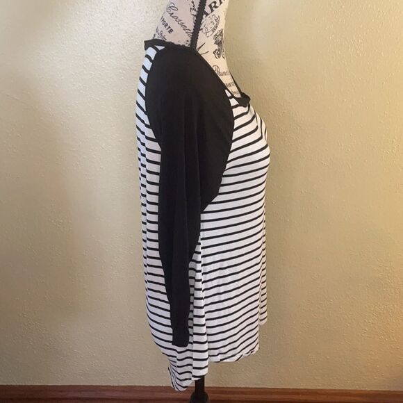 3/4 sleeve small. 9/1 - Picture 5 of 5